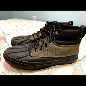 Vans size 9 MTE Duck boots